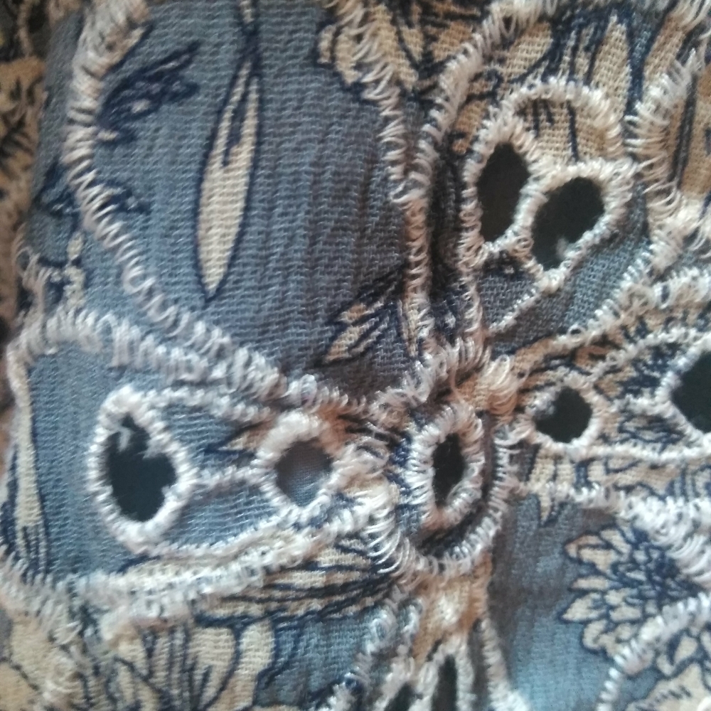 American Eagle Ruffled Cami Top - Picture 5 of 5
